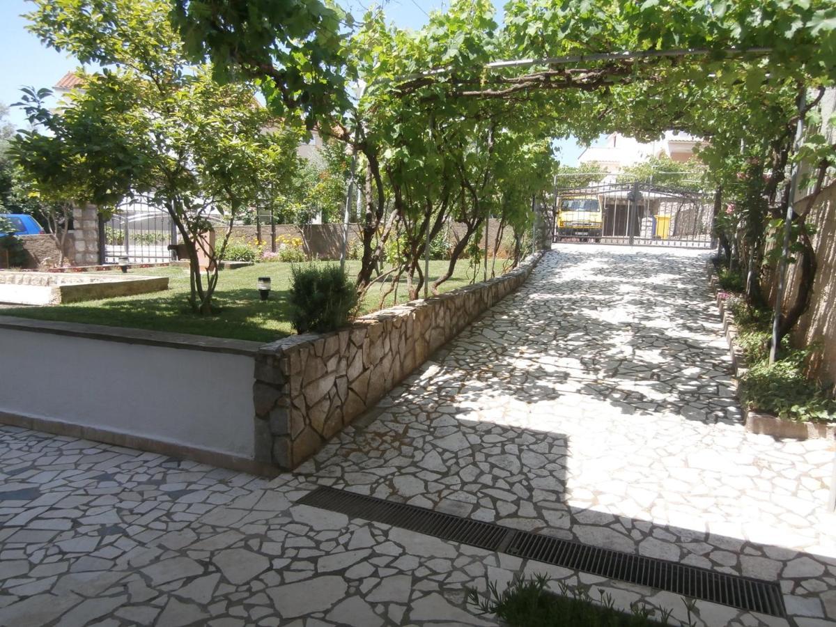 Apartments Mira Krk Krk Town Exterior foto