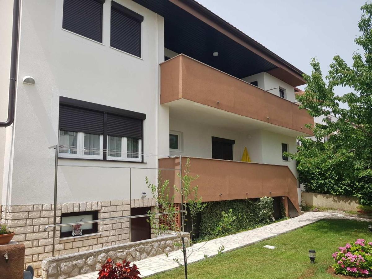 Apartments Mira Krk Krk Town Exterior foto